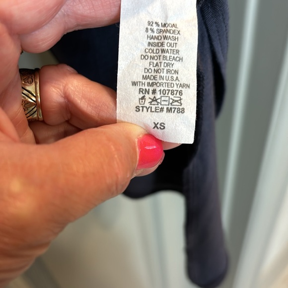 Comfy USA asymmetrical crop top Sz XS EUC - Picture 4 of 7